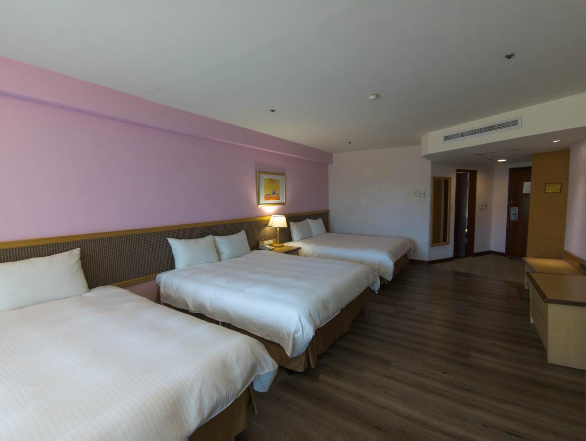 Howard Beach Resort Кэньдин Экстерьер фото A room at the hotel