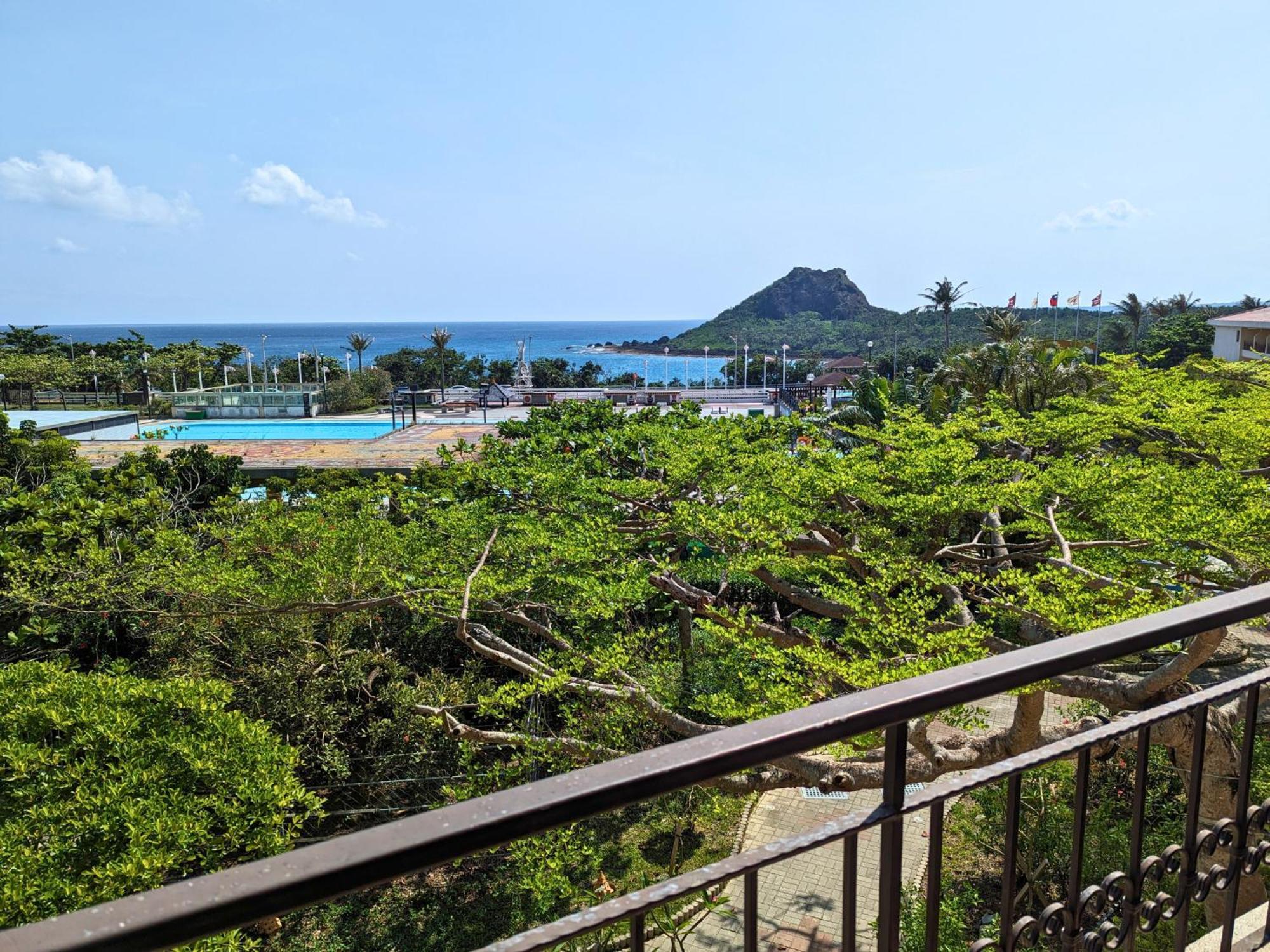 Howard Beach Resort Кэньдин Экстерьер фото View of the park