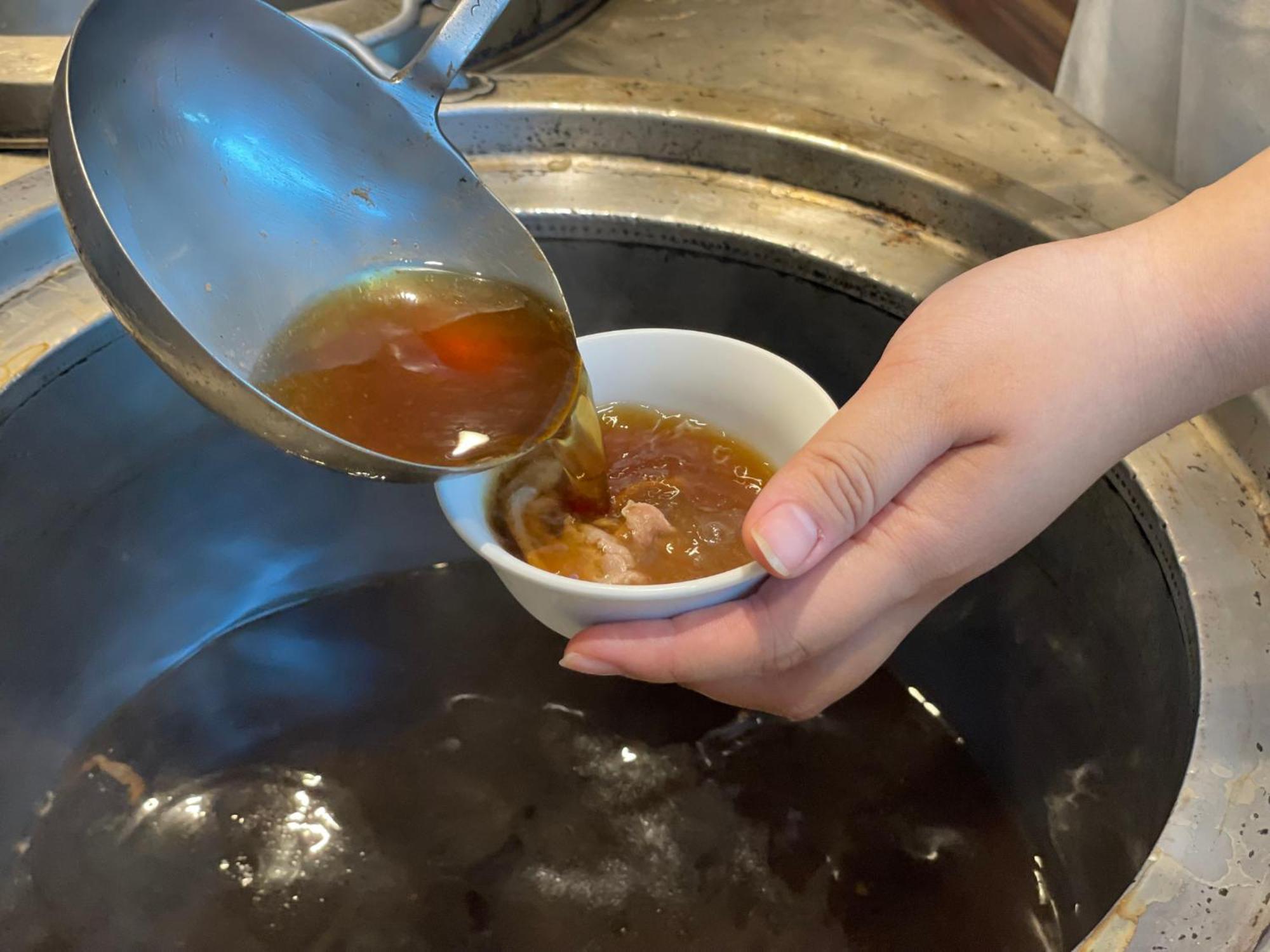 Howard Beach Resort Кэньдин Экстерьер фото A ladle of dashi