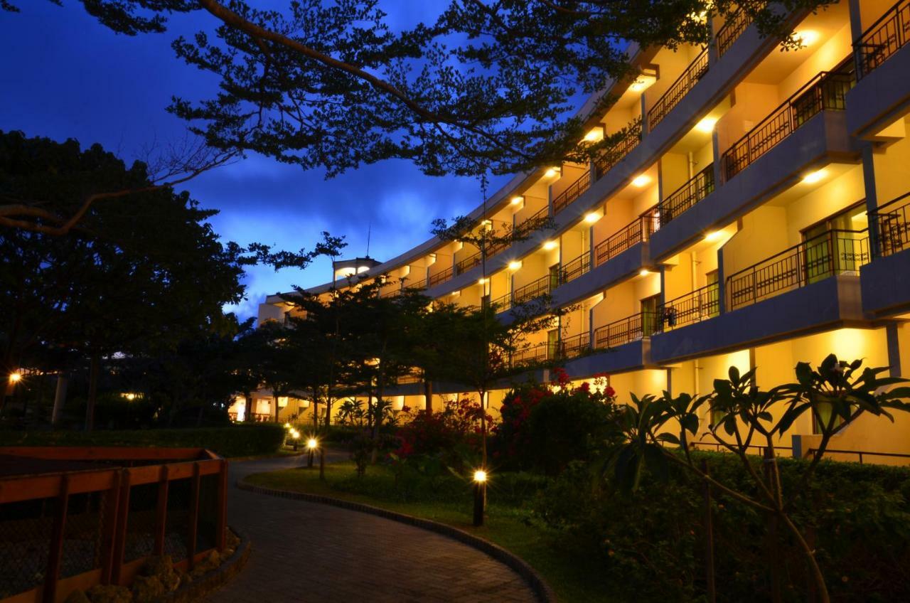 Howard Beach Resort Кэньдин Экстерьер фото The Royal