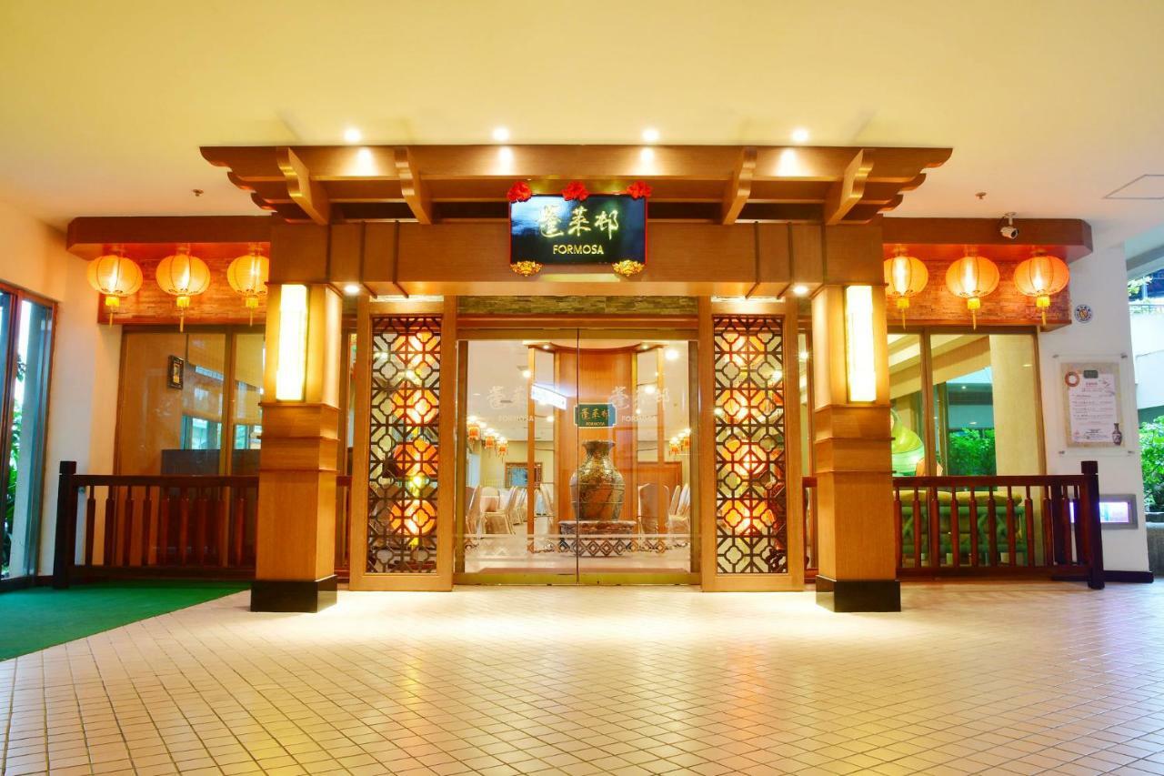 Howard Beach Resort Кэньдин Экстерьер фото The entrance of the restaurant