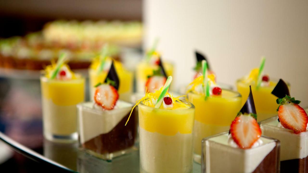 Howard Beach Resort Кэньдин Экстерьер фото A dessert