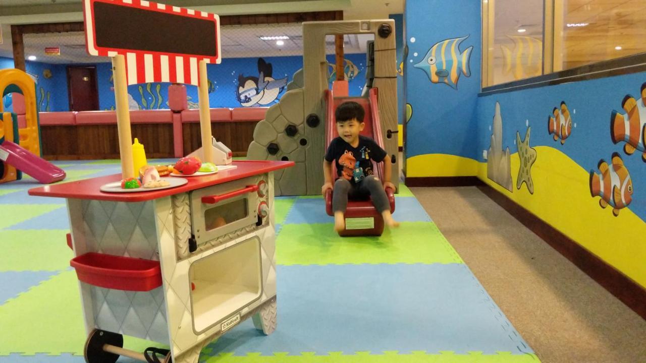 Howard Beach Resort Кэньдин Экстерьер фото Children's Hospital of Philadelphia